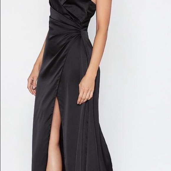 Black Satin Style Holiday Dress ✨ - Picture 3 of 6